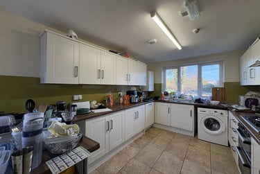 7 bed house, Melton Road, West Bridgford, Nottingham, NG27NW - Image 2